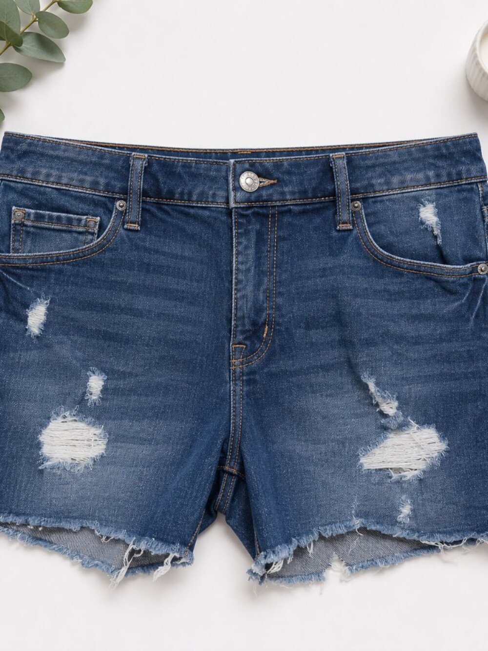 Old Navy High Rise Distressed Denim Shorts Size 6